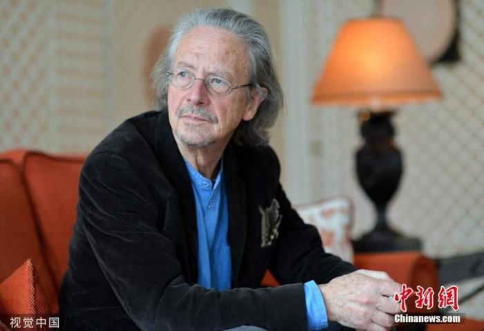 资料图:2019年诺贝尔文学奖得主彼得·汉德克(Peter Handke)。图片来源:视觉中国 资料图:2019年诺贝尔文学奖得主彼得·汉德克(Peter Handke)。图片来源:视觉中国
