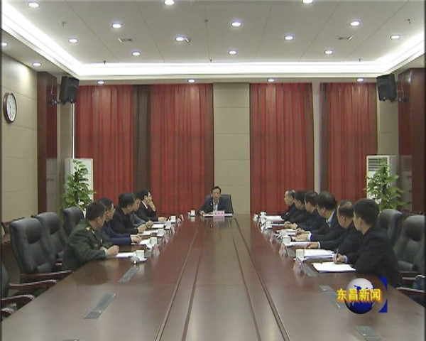 荣红智主持召开区委常委会议