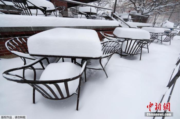 航班取消、事故频发……暴风雪持续袭击美国各地