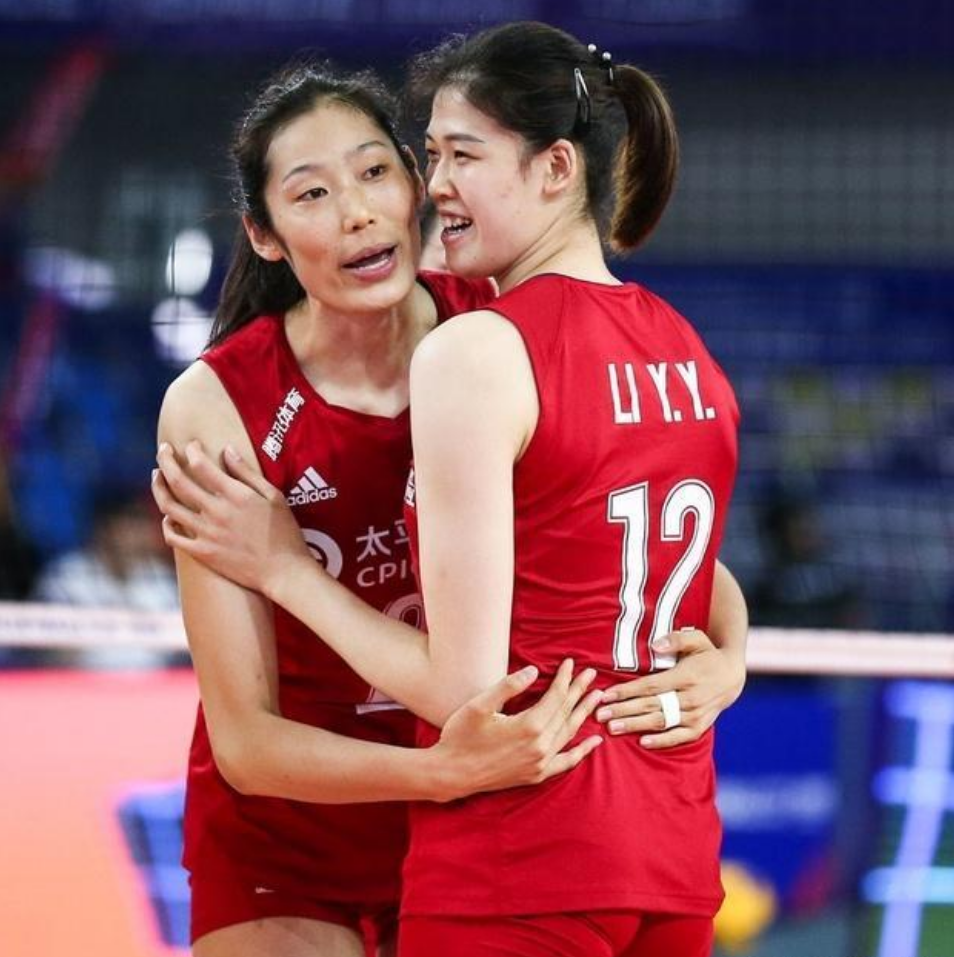 中国女排元旦上新闻联播19岁李盈莹获11秒报道努力冲击东京奥运