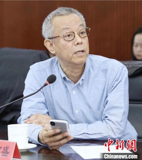 李京盛 小新 摄 李京盛 小新 摄