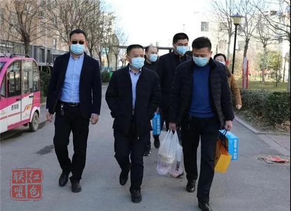 点赞幕后英雄 共筑坚强后盾 ——聊城市光明眼科医院领导慰问援鄂医护人员家属侧记