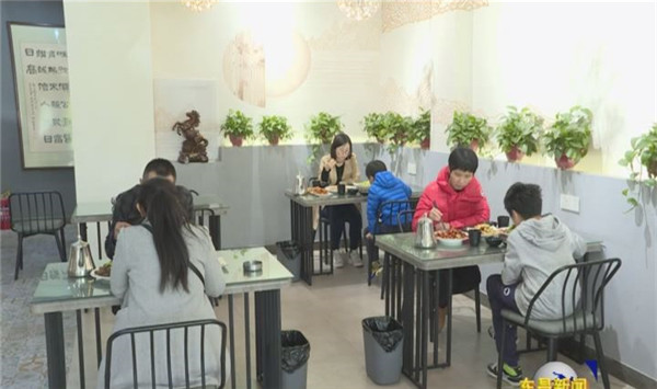 我区有序恢复堂食 防控力度仍不松懈