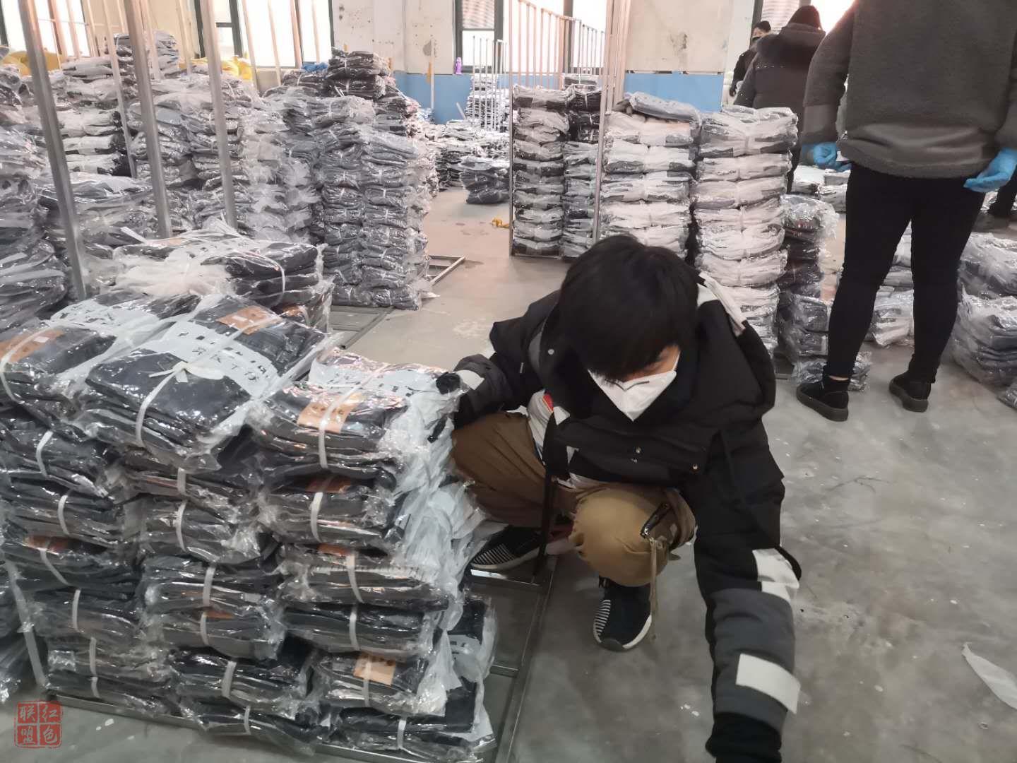 《沂蒙老区兴起“直播经济”：“一次直播带货2万单”》