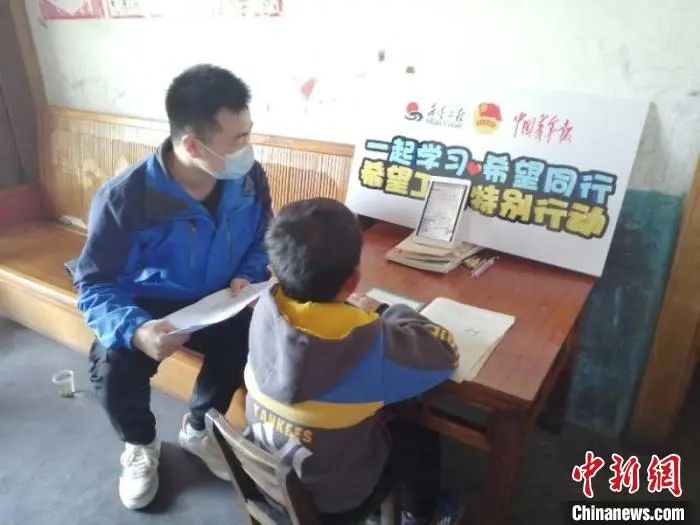 志愿者在武汉战疫两月 同事看到他这个变化羡慕不已
