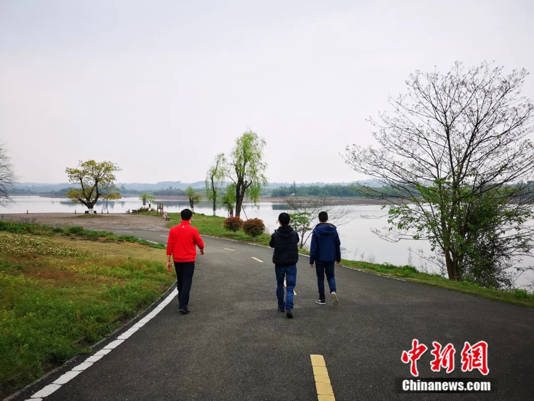 点击进入下一页