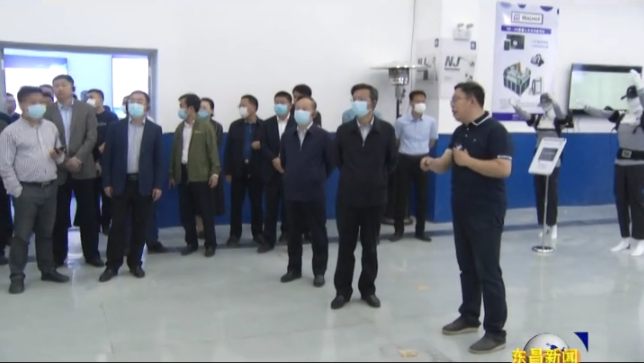 学习两会精神  打造首善之区  坚定不移推动新旧动能转换  在高质量发展上走在前列