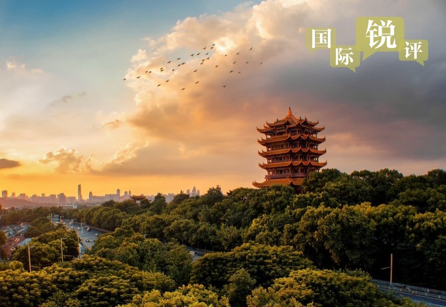 团结奋斗的14亿中国人是抗疫的真正英雄