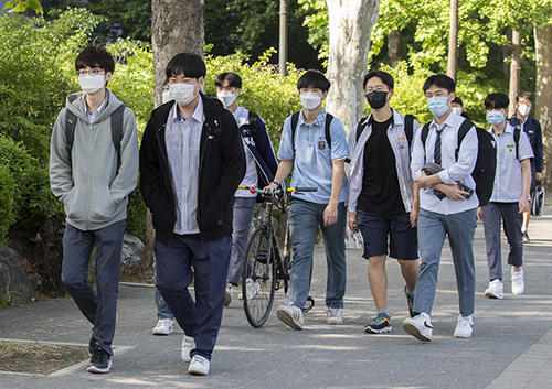 韩国新增49例确诊病例 中小学生告别最长寒假全部复课