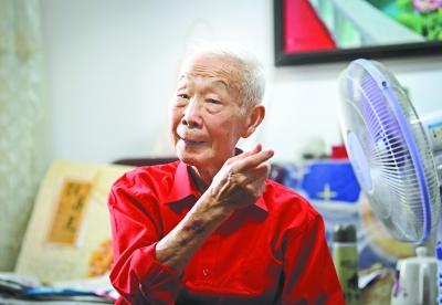 87岁老战士战胜新冠后更新愿望清单：要快乐每一天