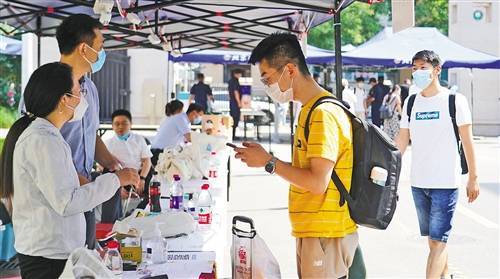 大二学生补考作弊被抓后坠亡 校方：警方已展开调查