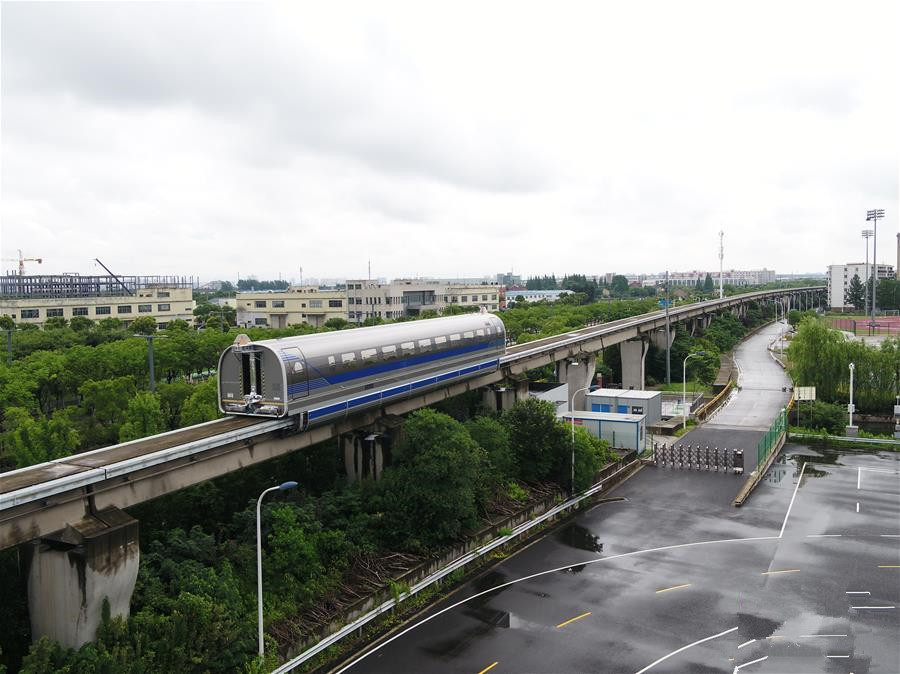 时速600公里高速磁浮试验样车成功试跑