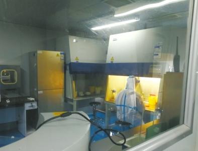 22岁核酸检测员凌晨给海鲜做核酸检验：越做越饿