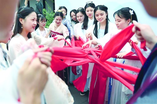 不妨让婚恋规划成为一门必修课