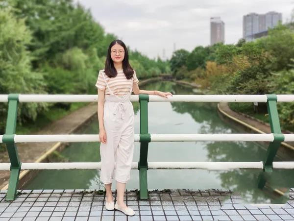 女大学生收到5所世界名校录取通知 将成为村里的第一个留学生