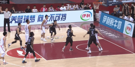 33岁易建联的一次撕裂，中国男篮一个时代的告别