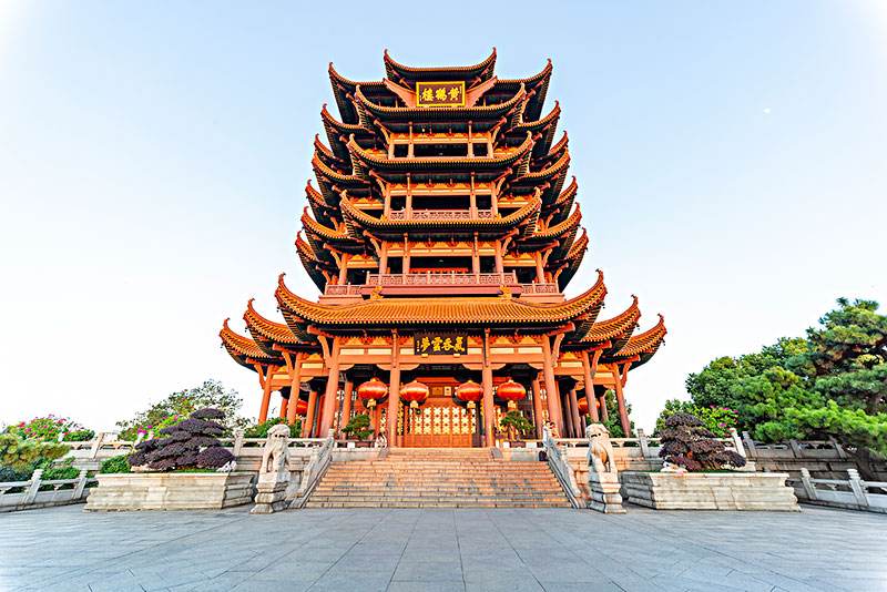 武汉“免票游”响应热烈 黄鹤楼日接待量触及上限