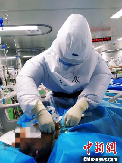 医师节最好的礼物：新冠肺炎重症痊愈患者发来视频祝福