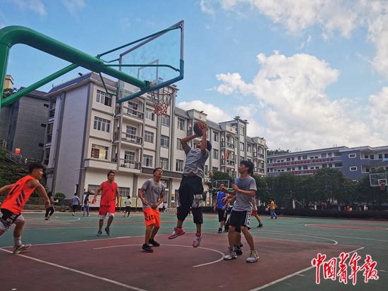 小县城如何办好“大教育” 一个少数民族县的教育脱贫实践