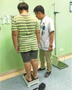 开学重10斤，娃的校服“缩水”了