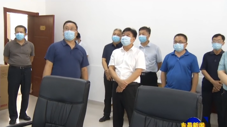 省委政法委检查组来我区检查校园安全防范工作