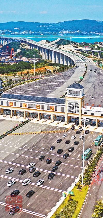 我国首座跨海公铁两用桥试通车
