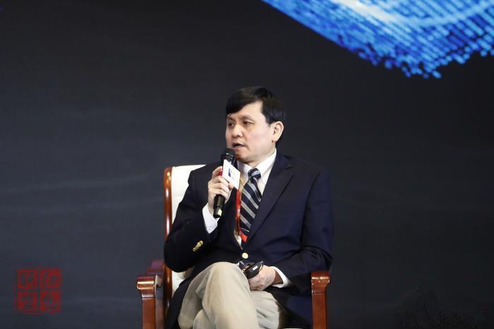 张文宏：二次感染不值得讨论 当下最重要的是疫苗和药物