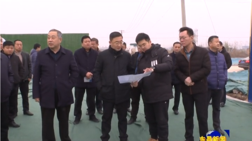 江绍华就棚改项目和市政道路建设进行现场办公