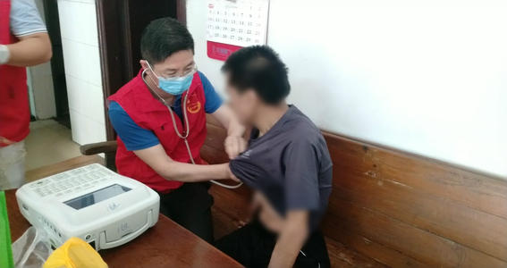 手指一点，医务社工到床边