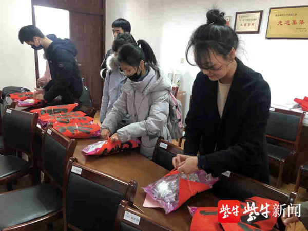 实力宠学生！高校发放路费和补助，让学生带上“温暖包”回乡