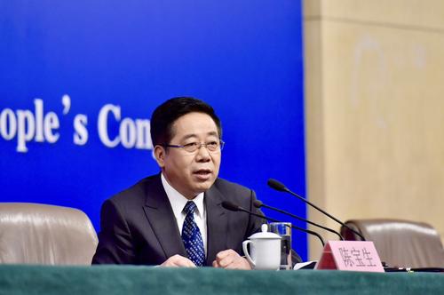 教育部部长陈宝生：要给年轻人压担子，使青年人才脱颖而出
