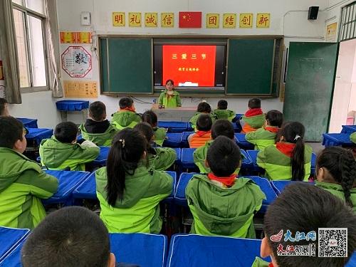 只盯着校园，走不出教育“内卷化”困境