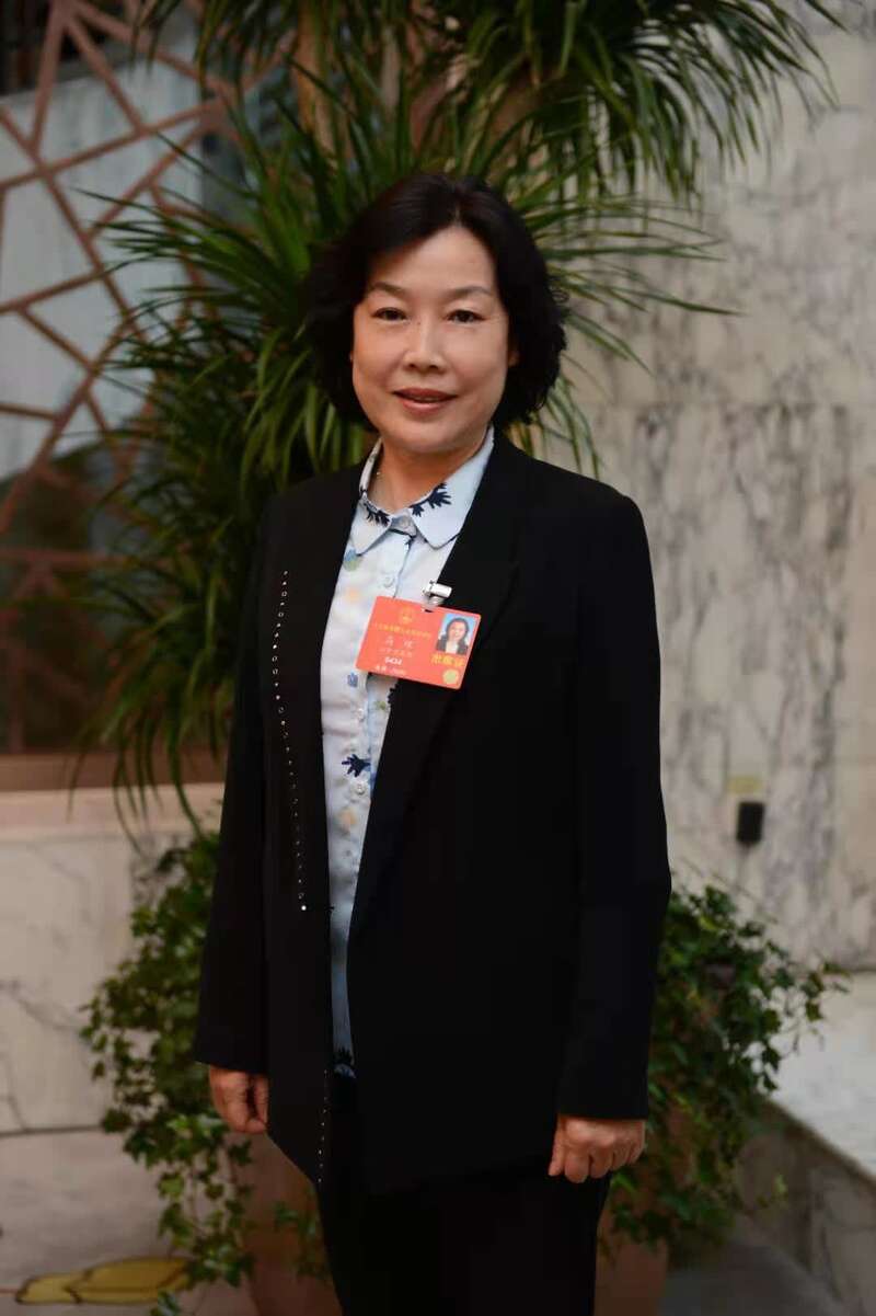 拔尖人才培养不仅是大学的事，代表建议：中小学应加大早期发现培养力度