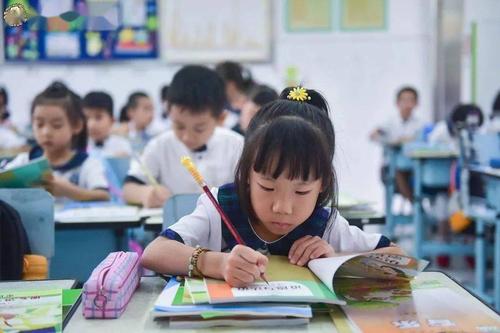 教育部：小学书面作业时间平均不超1小时，初中不超90分钟