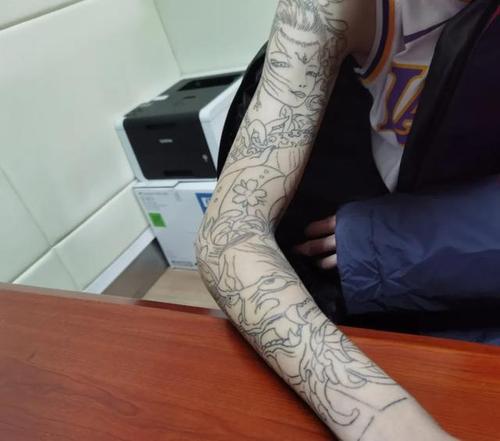 谁来管管未成年人文身