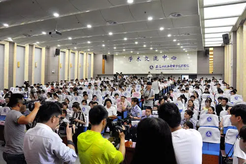 高职教育让千万贫困家庭走出第一代大学生