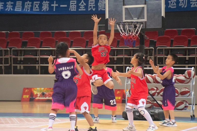 2021聊城东昌府区第十一届全民健身运动会幼儿篮球趣味赛火热开赛