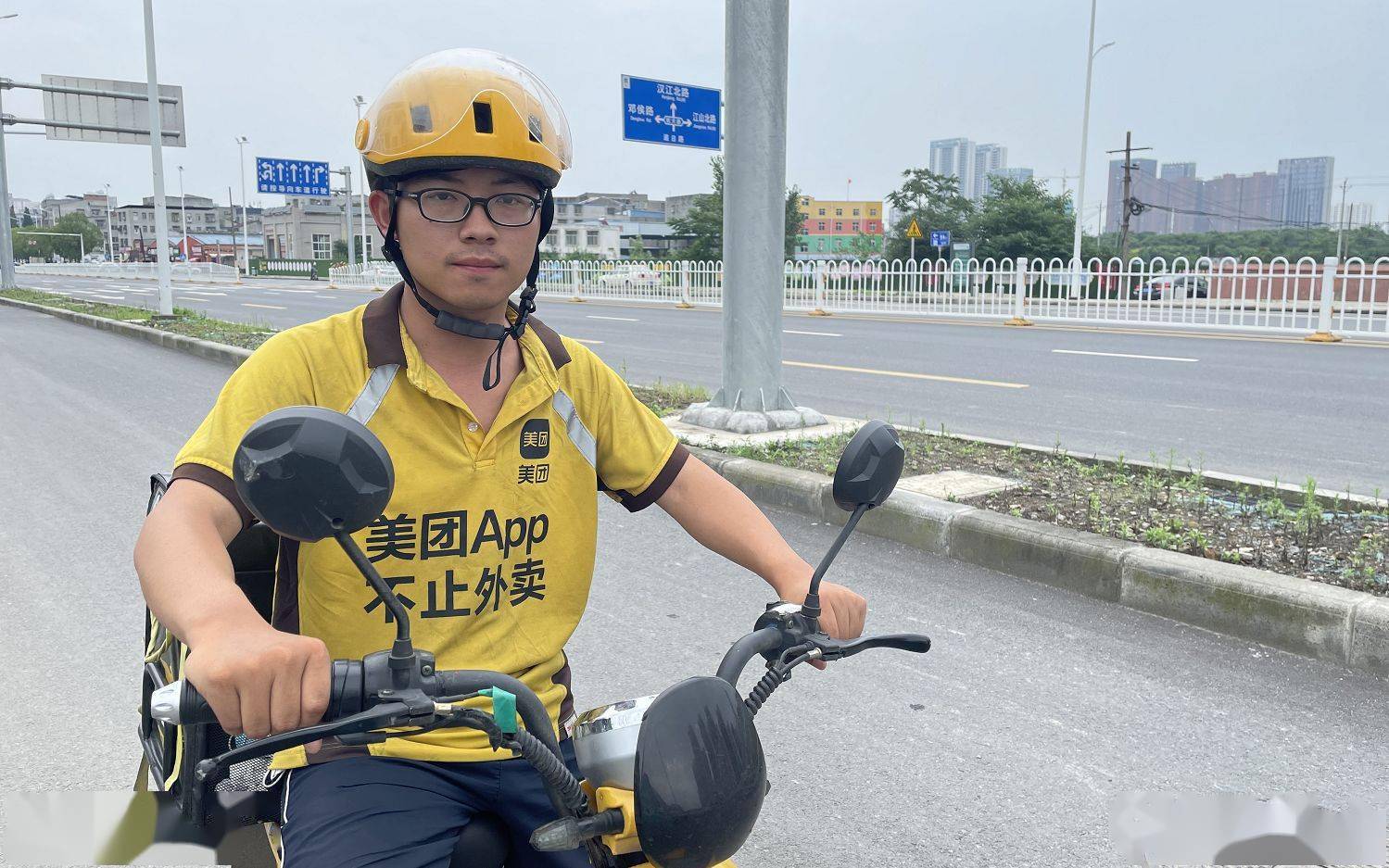 26岁外卖员高考623分刷屏，一句话点醒无数人：谁信了网红的骗局