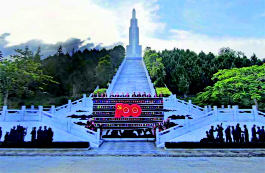 找到共产党，就找到了光明