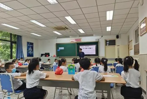 义务教育学校如何落实“双减” 推进课后服务 探索暑期托管