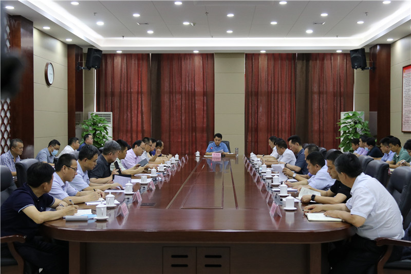 东昌府区委副书记、区长巴海峰在全区防汛应急管理专题会议上强调 全力以赴把防汛各项工作抓紧抓实
