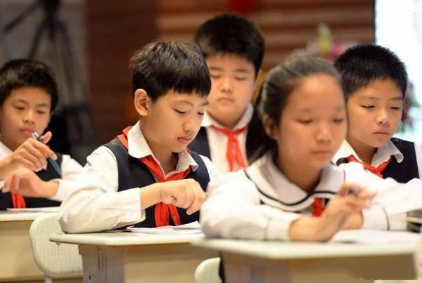 教育部规范“公参民”学校：公办学校回归公办 社会力量举办民办
