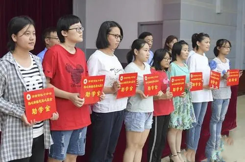 甘肃5000余名困难学生获“圆梦大学”活动资助