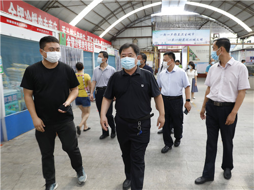 【迎接国家卫生城市复审】东昌府区人大常委会视察深化文明城市创建工作