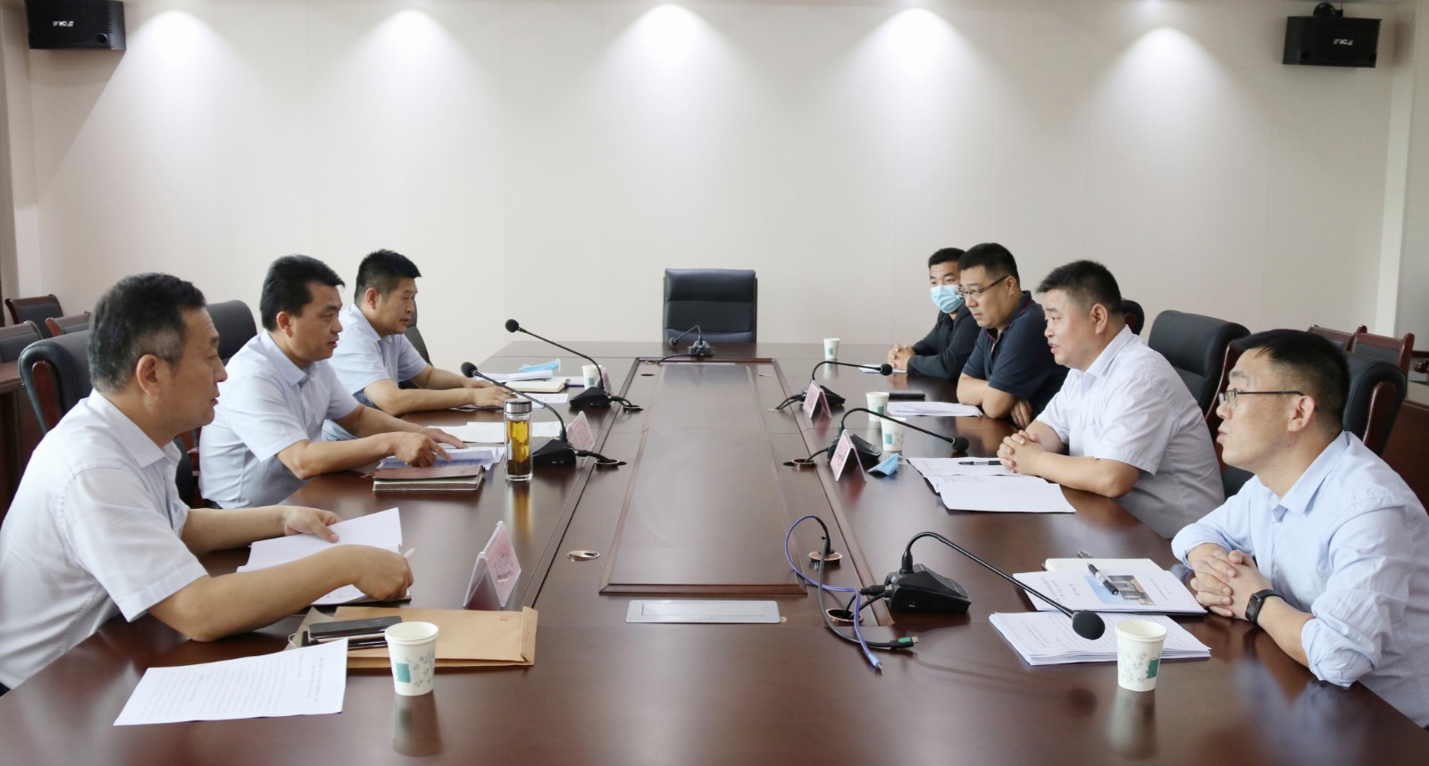 东昌府区委副书记、区长巴海峰调度凤凰工业园市政基础设施项目进展情况