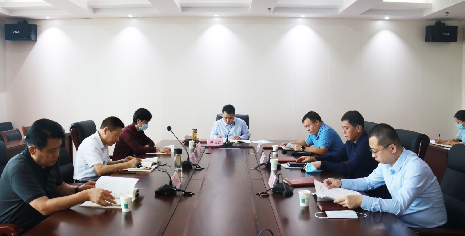 东昌府区政府党组会议召开