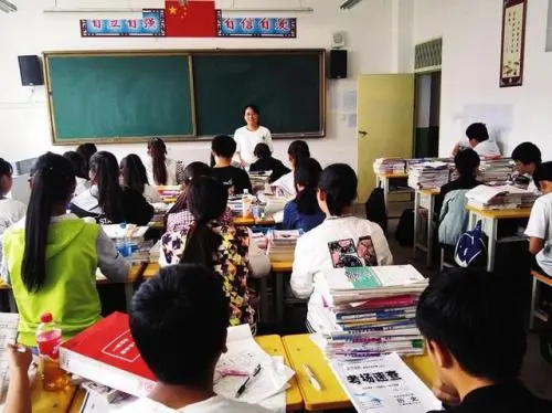 乡村学校的未来 不能“听天由命”