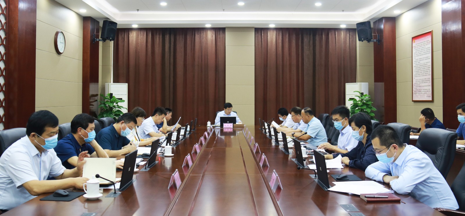 马军权主持召开东昌府区委常委会会议