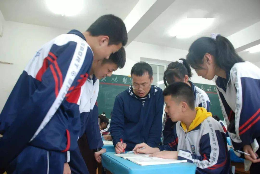 教育部：让人才培养扎根在中国大地上