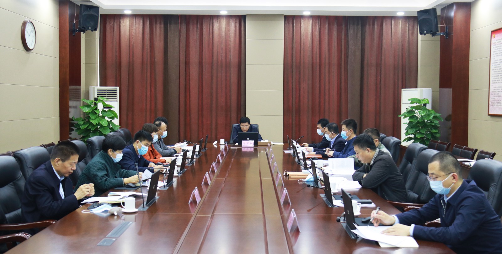 东昌府区委书记马军权主持召开区委常委会会议